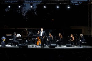 Teatro Parioli Costanzo Brutto Anatroccolo 1